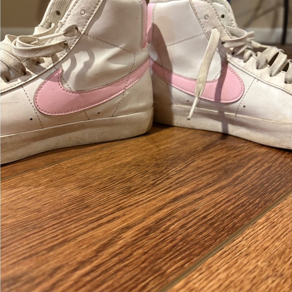 Nike high top mid-blazers white with Pink Accents